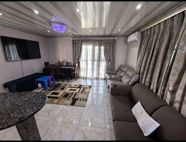 2 BEDROOM TOWNHOUSE FOR SALE IN BELLAIR